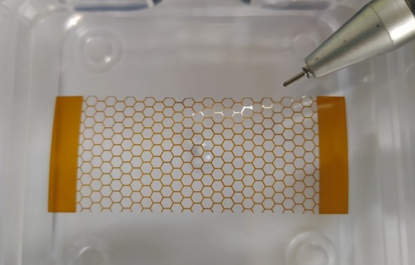 激光模切機跨行業(yè)集成創(chuàng)新趨勢：光、機、電、算深度融合
