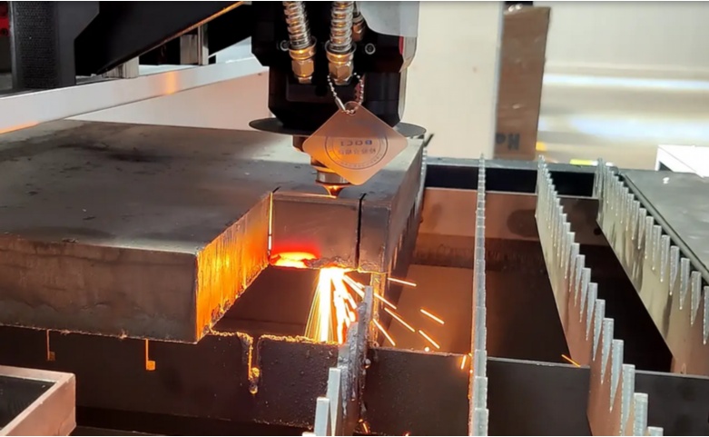 小幅面激光切割機切割焦距與速度匹配技巧