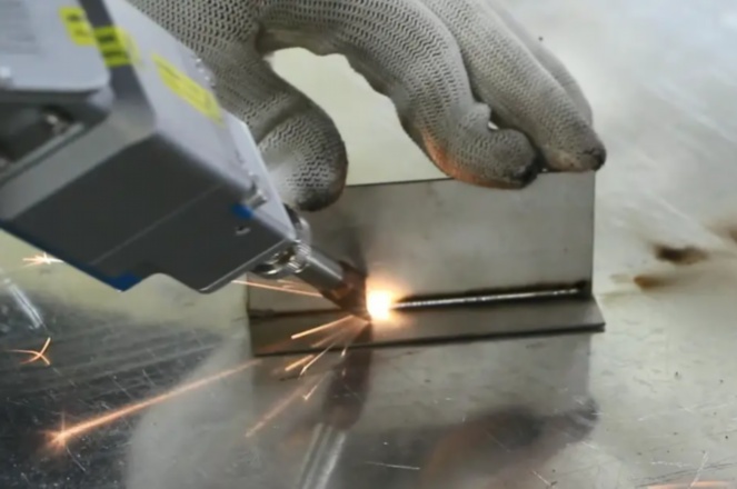 光纖激光焊接機在光伏支架生產的應用優勢