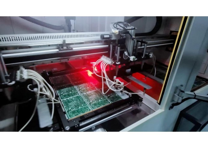 UV激光、CO2激光與光纖激光的適用材料區別