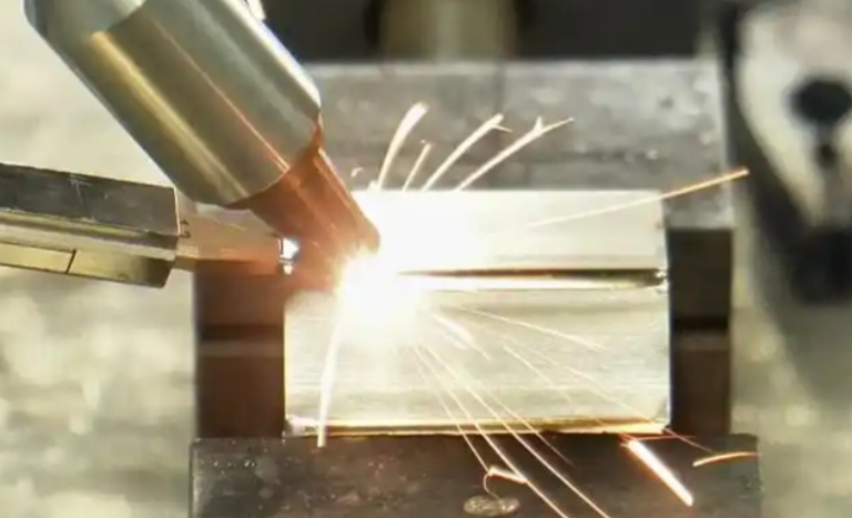 脈沖與連續(xù)光纖焊接：熔深與熱輸入對比分析